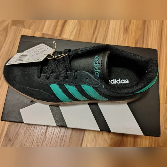 🖤 Adidas Sneakers – Black & Green | Size 8 | NWT - Picture 3 of 7